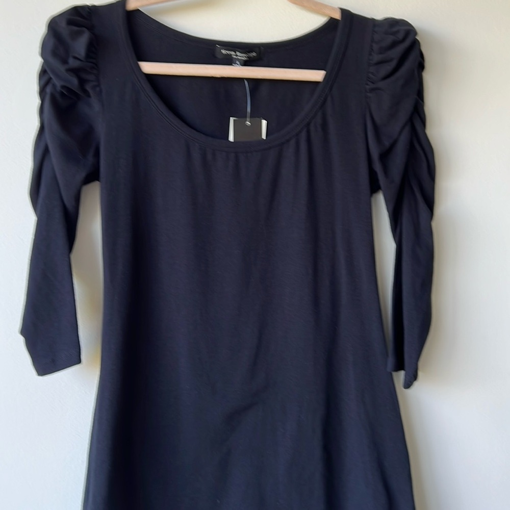 Green Envelope black shirred long sleeve top size L NWT